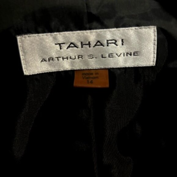 Business- Women's Blazer - Picture 3 of 5